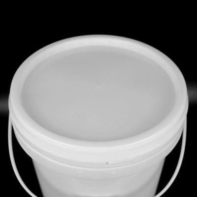 kualitas  Leakproof White Plastic Oil Bucket With Lid Heat Resistant pabrik