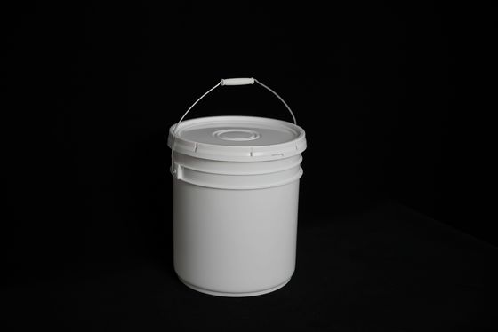 Putih Bulat 5 Gallon Plastik Ember Tahan UV Dengan Tutup Untuk Industri Pertanian Makanan Obat